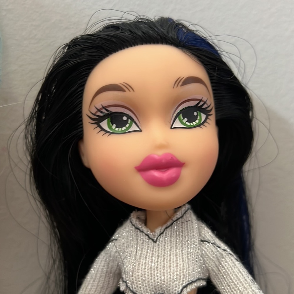 Bratz Doll bundle of 4 - Picture 5 of 7